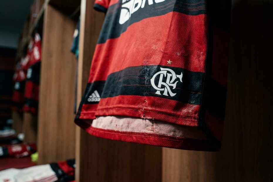 Camisa do Flamengo no vestiário antes de partida oficial